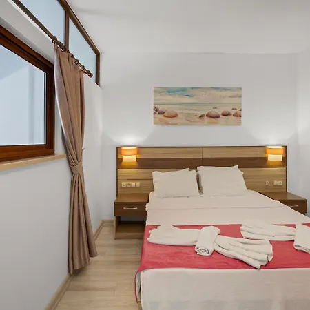Hotel Eden Pyara