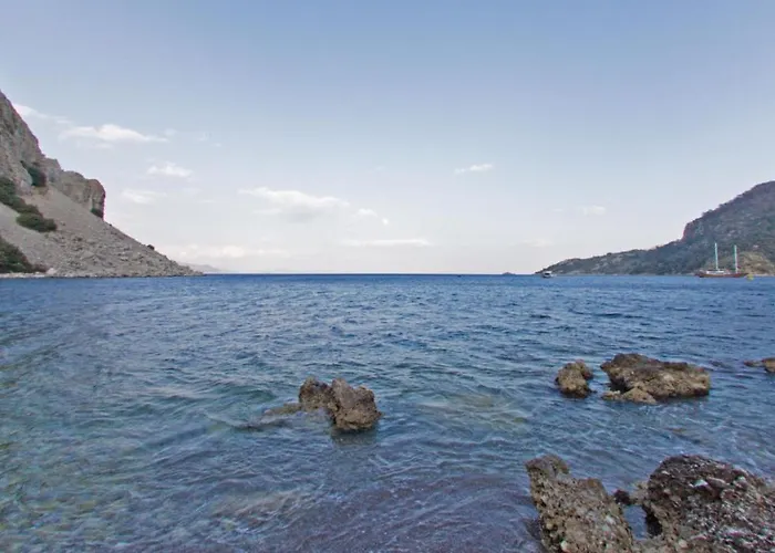 Eden Pyara Отель