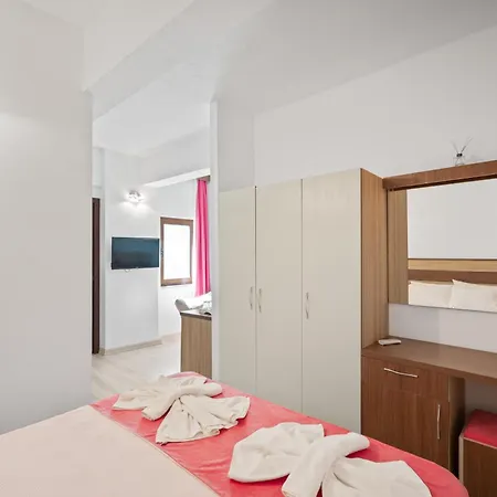 酒店 Eden Pyara 5*