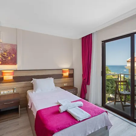 酒店 Eden Pyara 5*