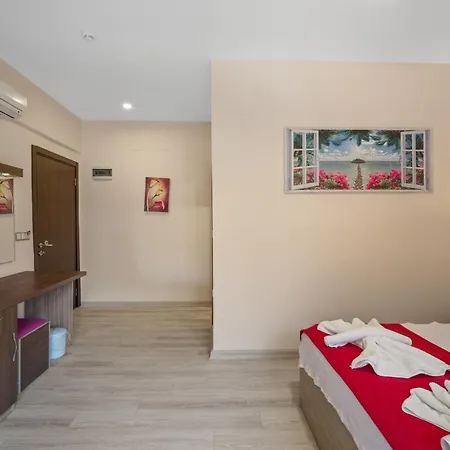 酒店 Eden Pyara 5*