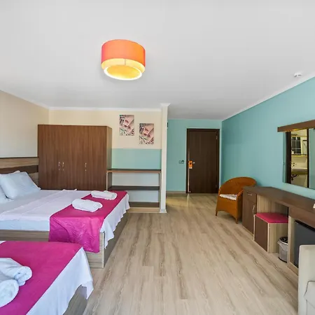 酒店 Eden Pyara 5*